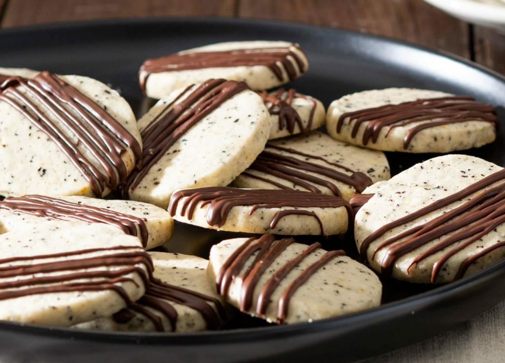 Chocolate-Drizzled Shortbread Cookies Made With Cake Flour