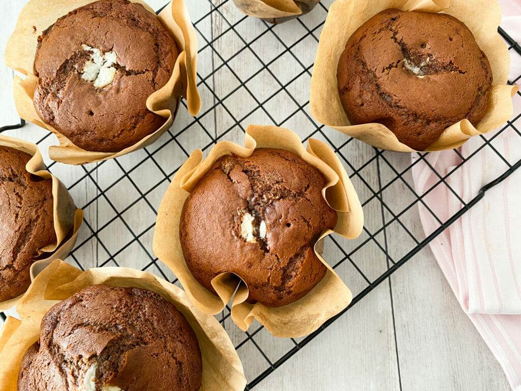 Gingerbread Muffins with Sweet Mascarpone Filling
