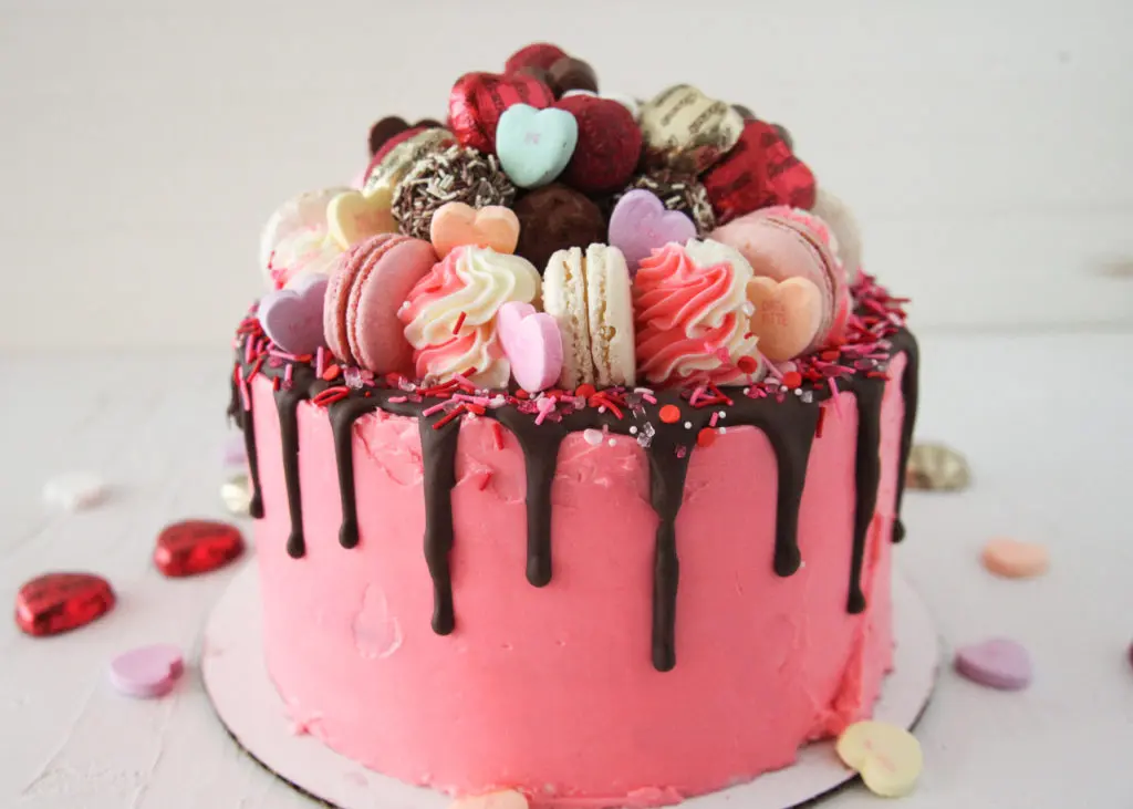 Choco Heart Valentine's Cake - 1 Kg, वेलेंटाइन डे चॉकलेट, वैलेंटाइन डे  चॉकलेट - Gift N Treat, Gurugram | ID: 2852841586897