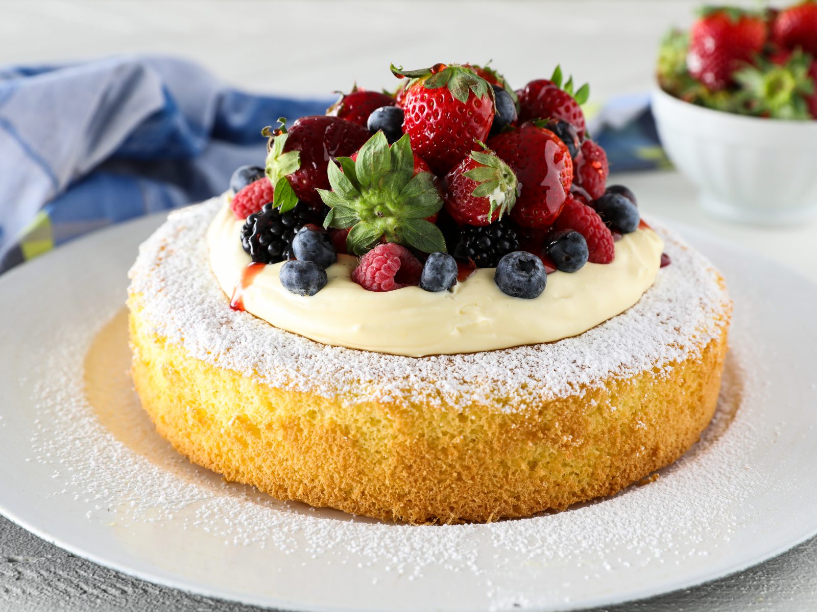 Vanilla Genoise Cake - Jaja Bakes - jajabakes.com